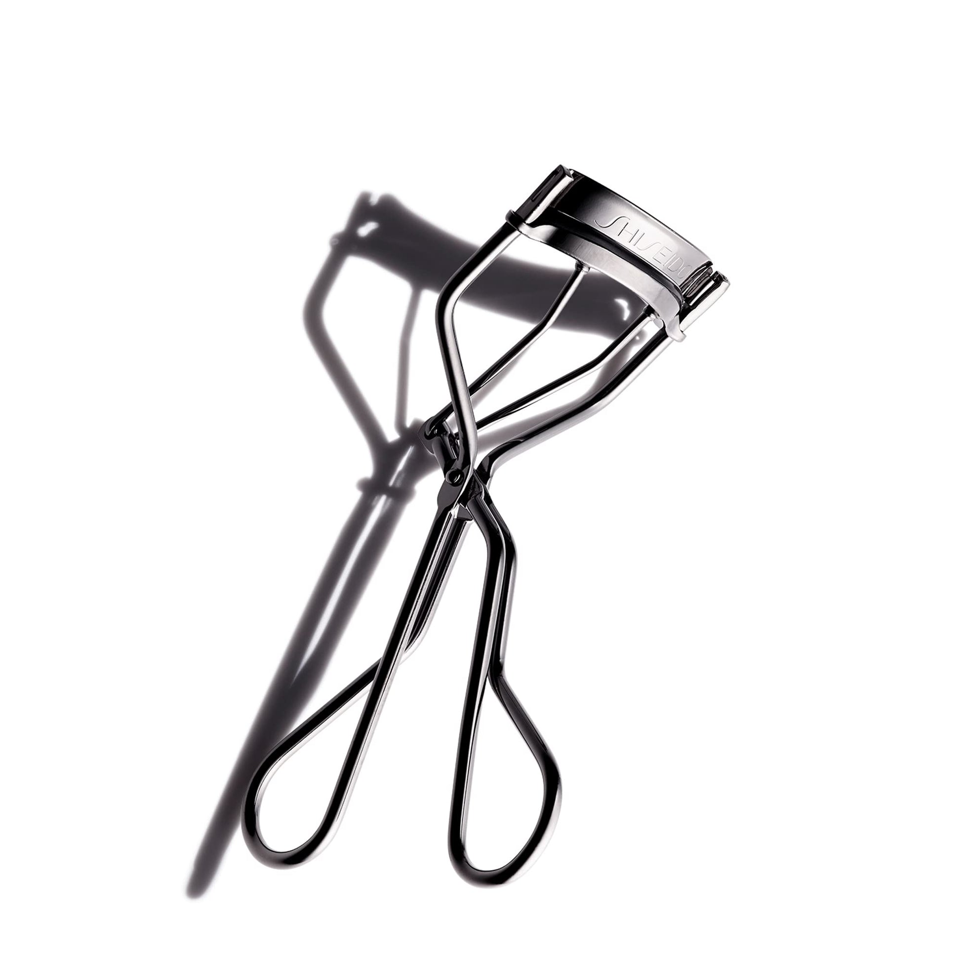 Shiseido Eyelash Curler - Crimps & Curls Lashes for Perfect, Eye-Framing Fringe - Gentle & Safe - Includes Replacement Pad Shiseido Au supplements