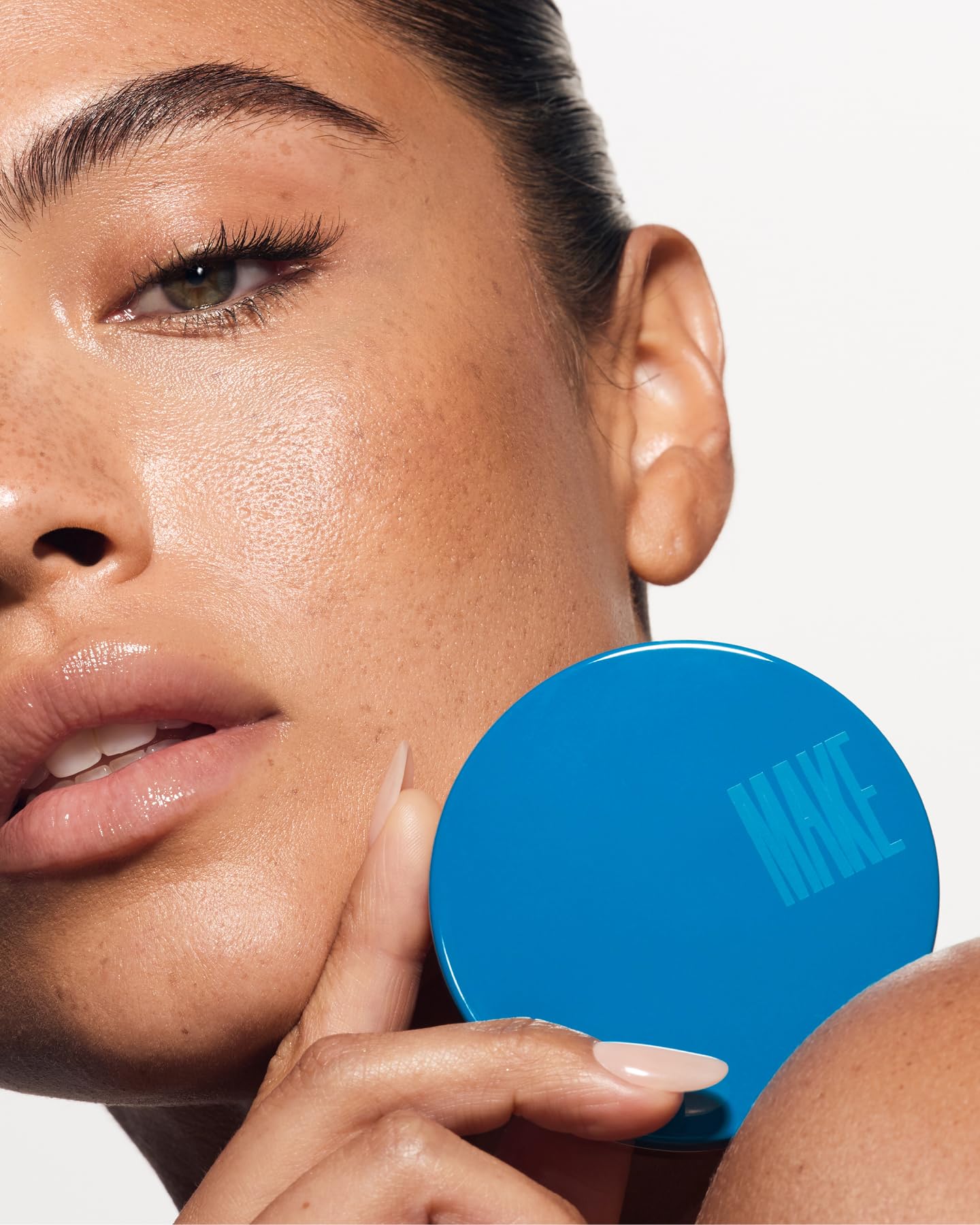 MAKE Beauty Skin Mimetic Microsuede Bronzer Powder - Matte Bronzing Powder Contour, Buildable Formula, Non Comedogenic, Long Lasting Color. Shade - Equinox for Medium to Deep Skin MAKE Au supplements
