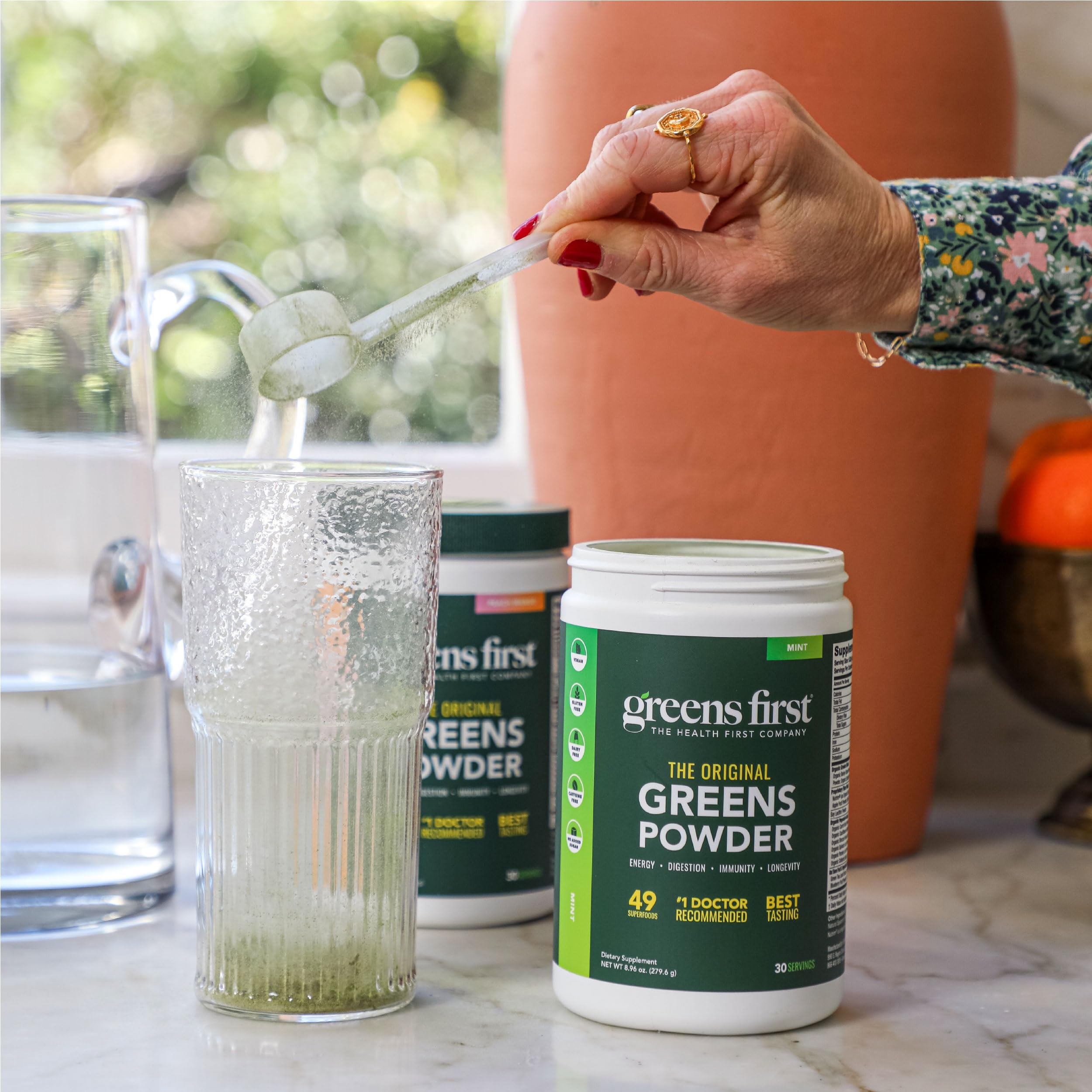 Greens First Original Greens Powder - 49 Superfoods - Organic Fruits & Veggies - Prebiotics, Probiotics & Digestive Enzymes - Antioxidant Smoothie - Dairy Free, Vegan & Non-GMO (Mint, 30 Servings) Greens First Au supplements