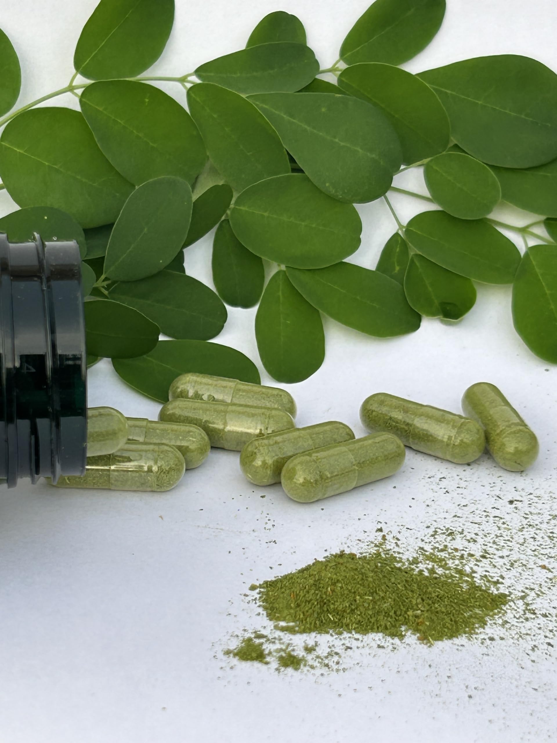 Jamaican Moringa Capsules – 100% Natural Ingredients – Made from Dried Moringa Leaves, Pods & Seeds – 90 Capsules, 500mg – with Turmeric & Ginger – Herbal Supplement, Nutrient-Rich – Easy to Swallow King's Jamaican Au supplements